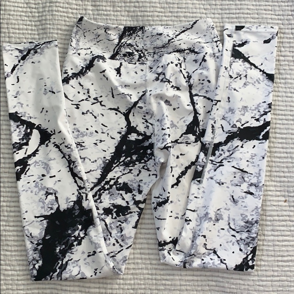 Kitty gains leggings NWOT- S